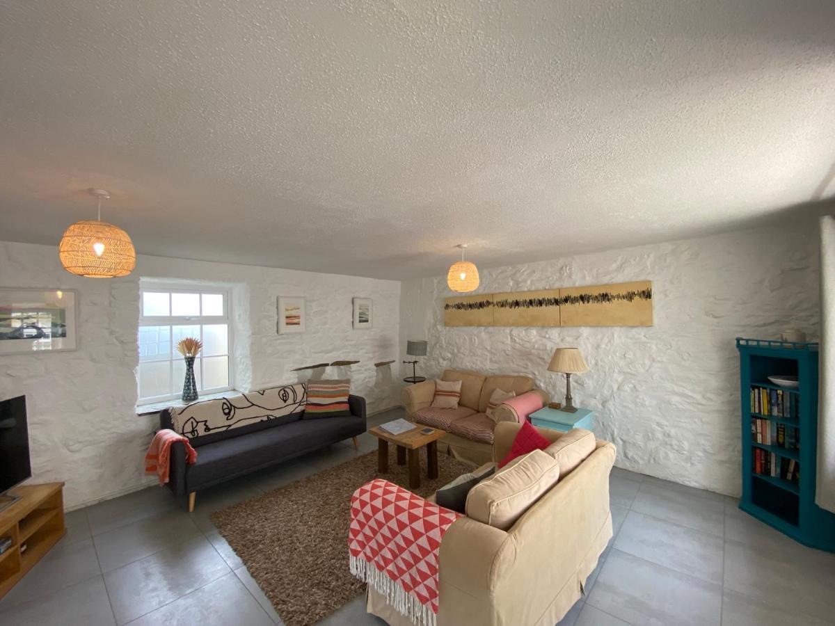Bodriggy Barn Holiday Cottage Near St Ives Hayle Exteriör bild